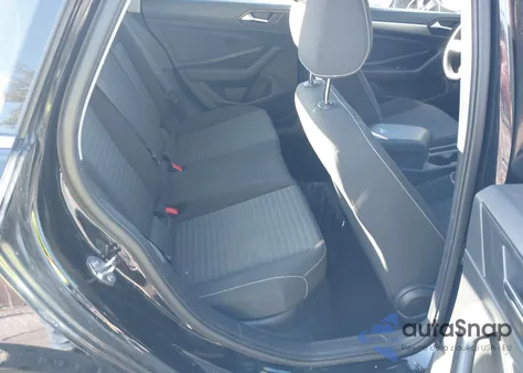 2024 Volkswagen Jetta 1.5T S z USA, uszkodzony, nr VIN 3VW5M7BU1RM002995